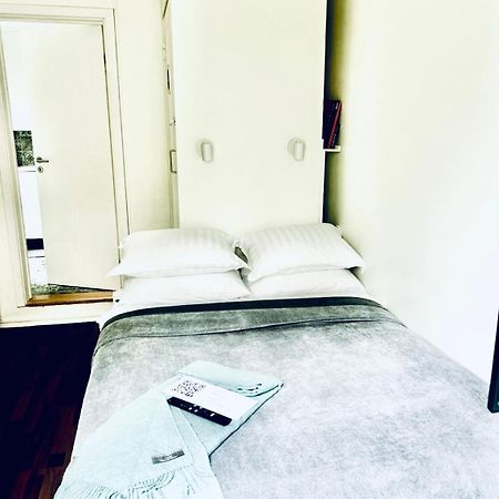 Studio 104- Free Parking Onsite -Private Entrance Reykjavik Bagian luar foto