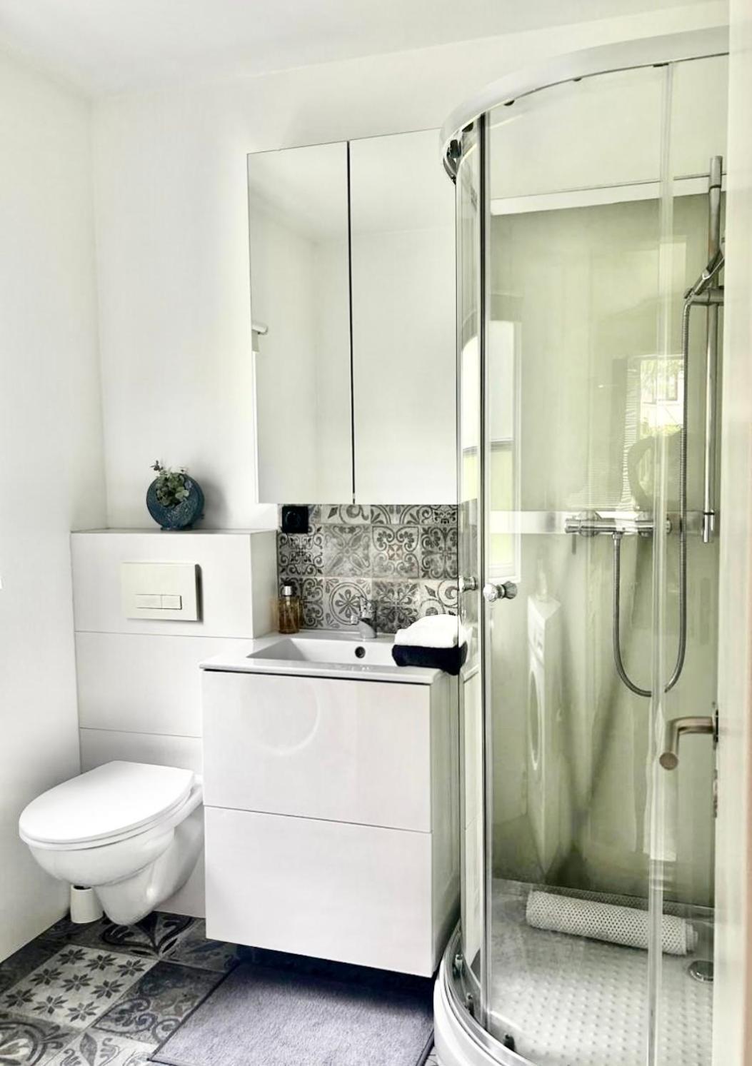 Studio 104- Free Parking Onsite -Private Entrance Reykjavik Bagian luar foto