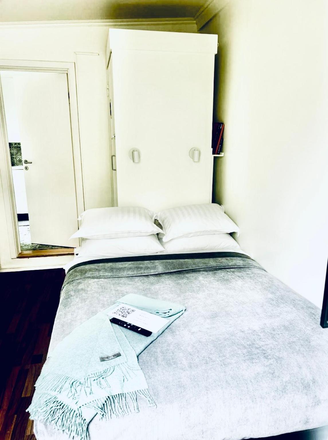 Studio 104- Free Parking Onsite -Private Entrance Reykjavik Bagian luar foto