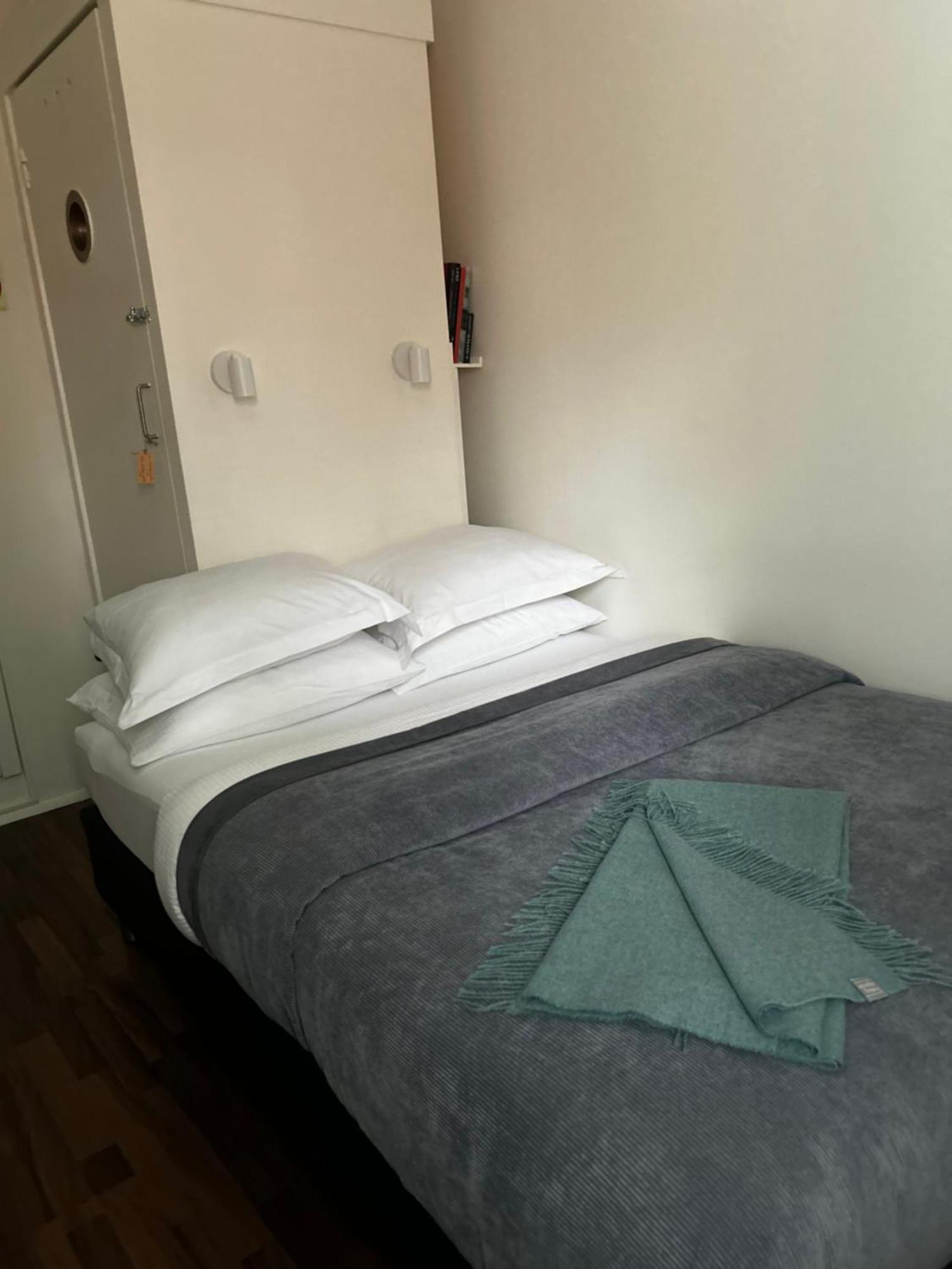 Studio 104- Free Parking Onsite -Private Entrance Reykjavik Bagian luar foto